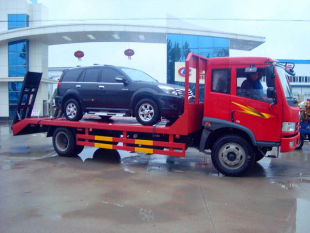 解放平頭挖機(jī)運(yùn)輸車(chē)